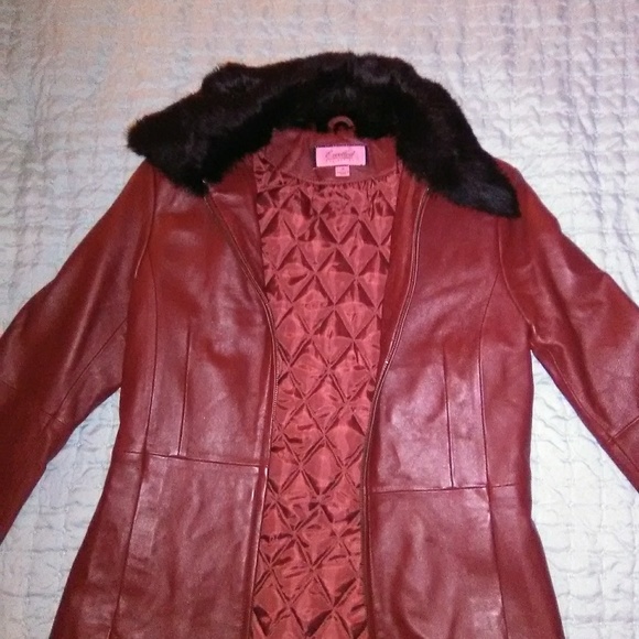 Red leather jacket - Picture 3 of 3